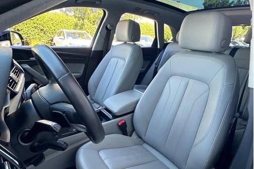 2022 Audi Q5 45 S line Premium