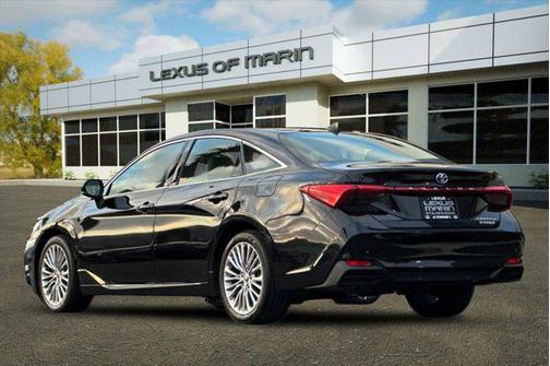 2022 Toyota Avalon Hybrid Limited