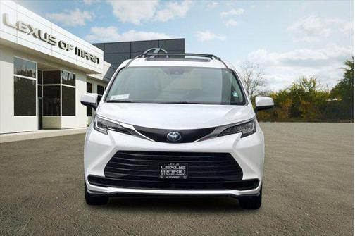 2021 Toyota Sienna LE