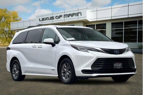 2021 Toyota Sienna LE