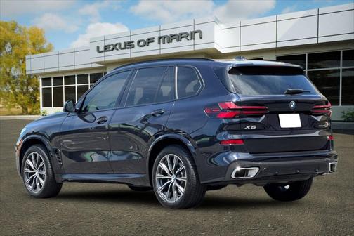 Carbon Black Metallic 2025 BMW X5 xDrive40i