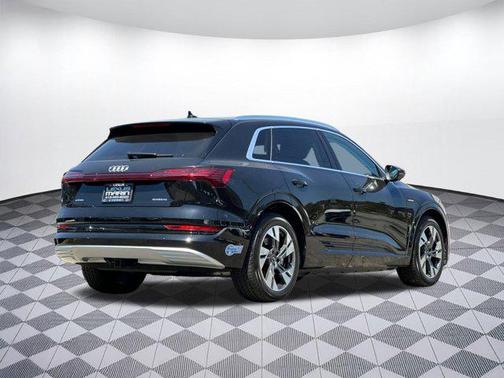2021 Audi e-tron Premium Plus