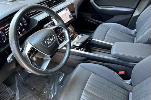 2021 Audi e-tron Premium Plus