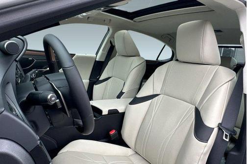 2025 Lexus ES 300h Luxury