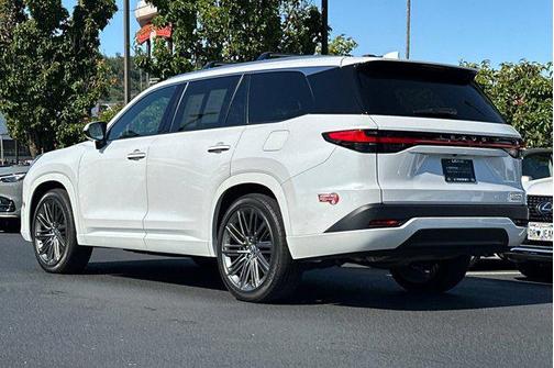 2024 Lexus TX 550h+ Luxury