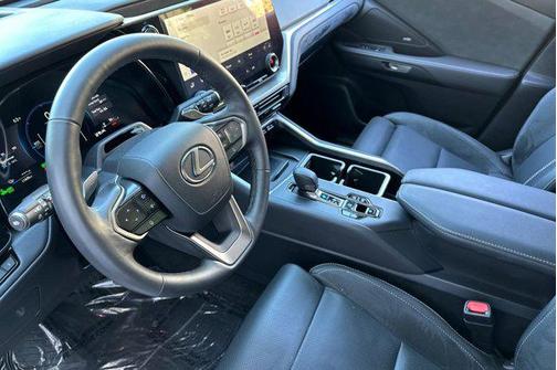 2024 Lexus TX 550h+ Luxury