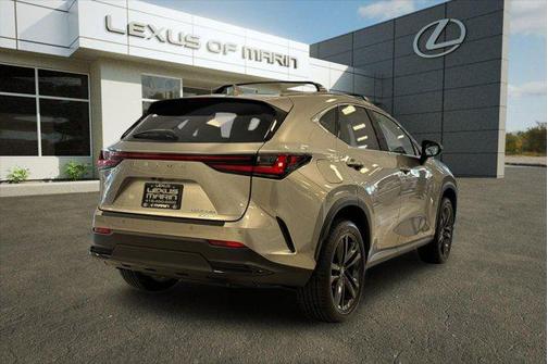 2026 Lexus NX 450h+ Luxury