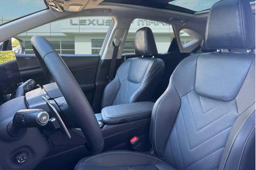 2026 Lexus NX 450h+ Luxury