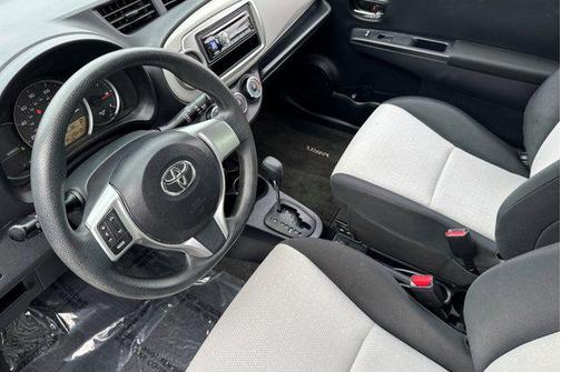 2014 Toyota Yaris LE