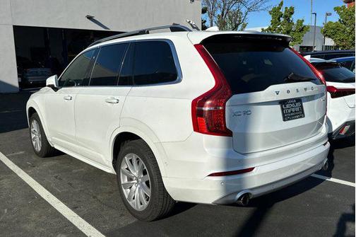 2018 Volvo XC90 T5 Momentum