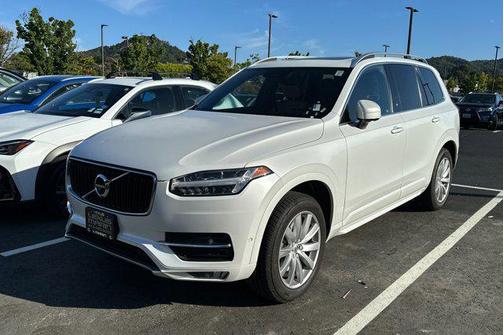 2018 Volvo XC90 T5 Momentum