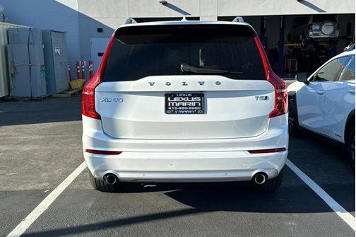 2018 Volvo XC90 T5 Momentum