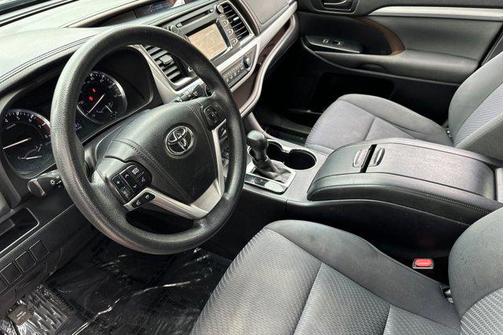2014 Toyota Highlander LE