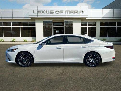 2025 Lexus ES 300h Base