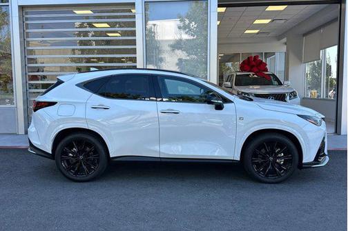 2025 Lexus NX 450h+ F SPORT Handling