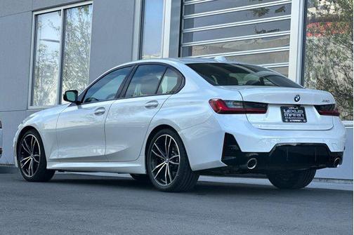 2024 BMW 330 i