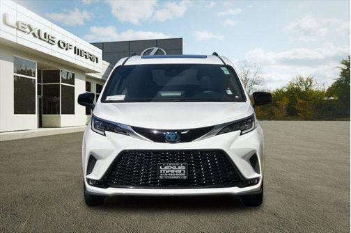 2021 Toyota Sienna XSE 7 Passenger