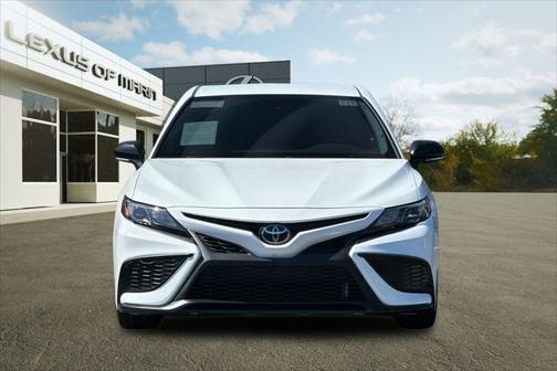 Ice Cap 2023 Toyota Camry SE