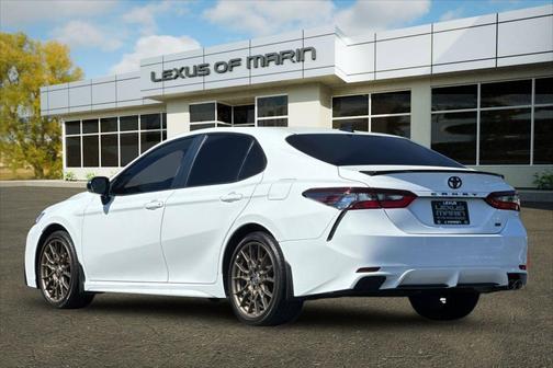 Ice Cap 2023 Toyota Camry SE