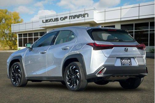 2025 Lexus UX 300h Base