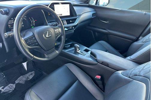 2025 Lexus UX 300h Base