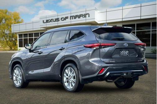 2022 Toyota Highlander Hybrid Limited