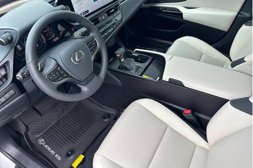 2025 Lexus ES 350 Base