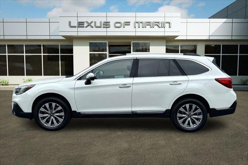 Crystal White Pearl 2019 Subaru Outback 2.5i Touring