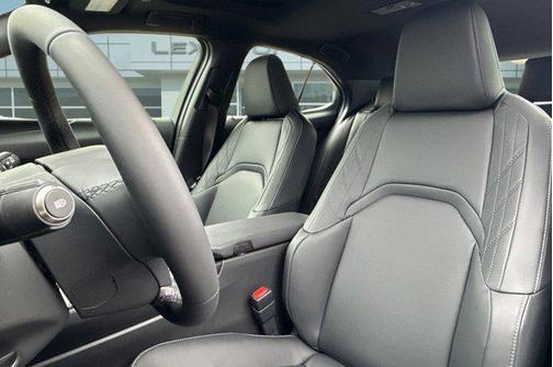 2025 Lexus UX 300h Base