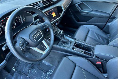 2022 Audi Q3 45 S line Premium