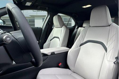2025 Lexus UX 300h Base