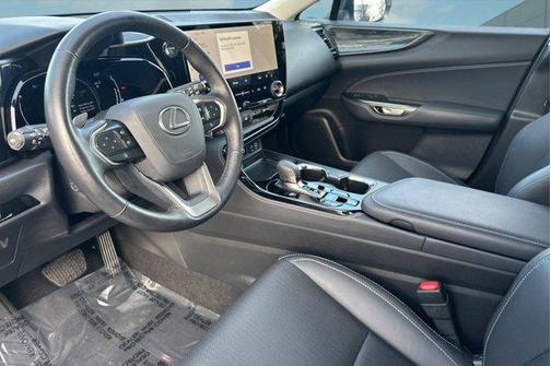 2025 Lexus NX 350h Premium