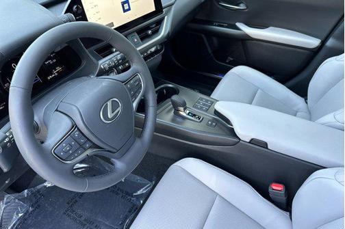 2025 Lexus UX 300h Base