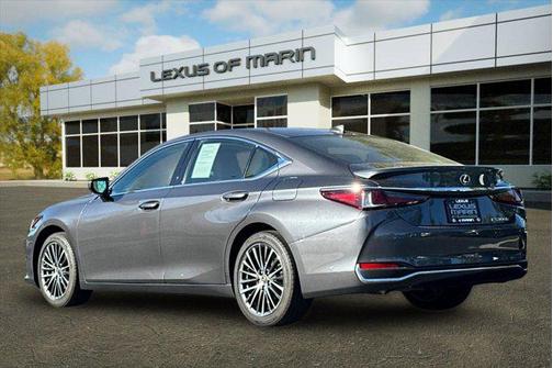 2023 Lexus ES 300h Base