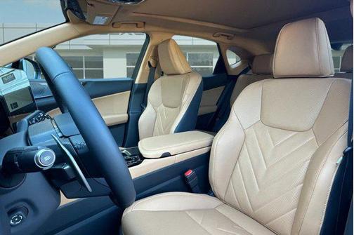 2026 Lexus NX 450h+ Luxury