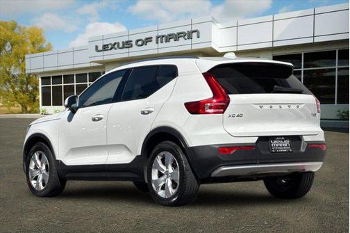 2020 Volvo XC40 T5 Momentum