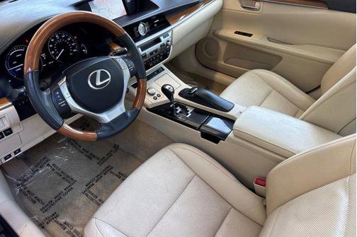 Nebula Gray Pearl 2013 Lexus ES 300h Base