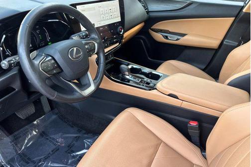2024 Lexus NX 450h+ Luxury
