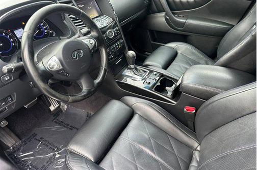 2017 INFINITI QX70 Base