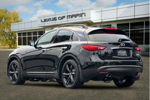 2017 INFINITI QX70 Base