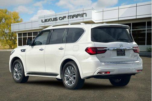 2022 INFINITI QX80 Luxe