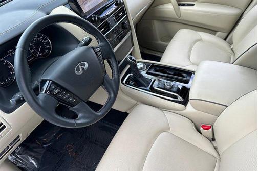 2022 INFINITI QX80 Luxe