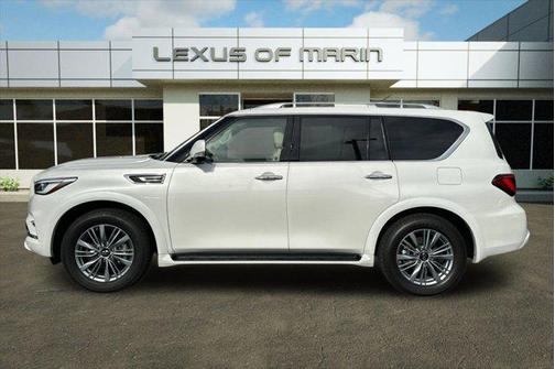 2022 INFINITI QX80 Luxe