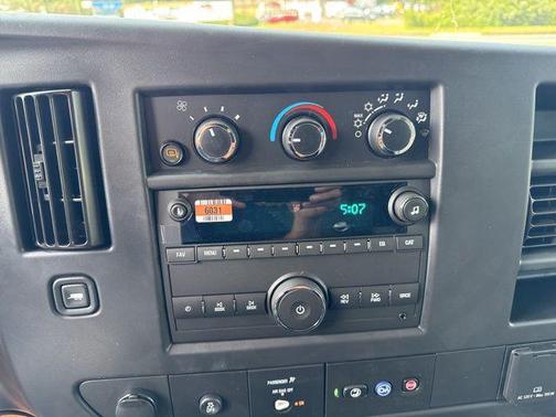 2025 Chevrolet Express 2500 RWD 2500 Regular Wheelbase WT