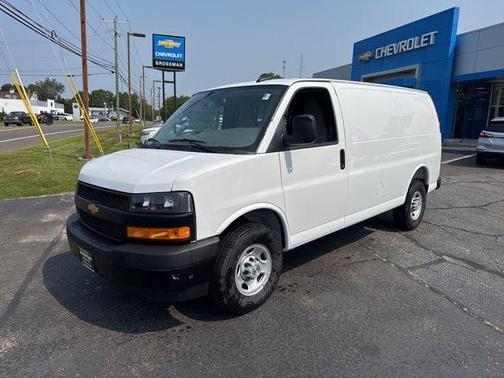 2025 Chevrolet Express 2500 RWD 2500 Regular Wheelbase WT