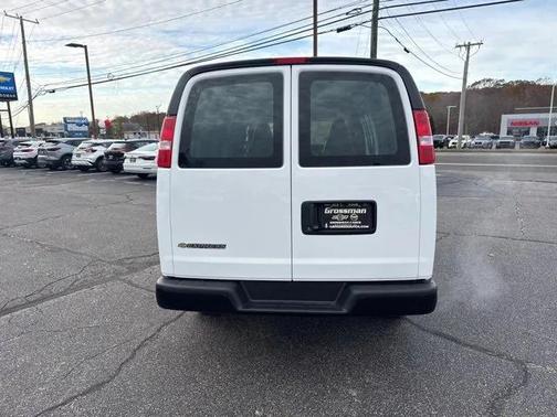 2025 Chevrolet Express 2500 RWD 2500 Regular Wheelbase WT