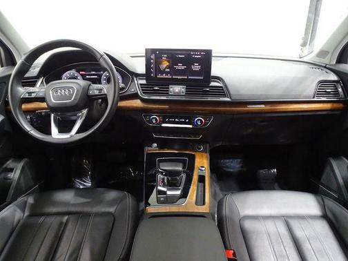 2023 Audi Q5 45 S line Premium Plus