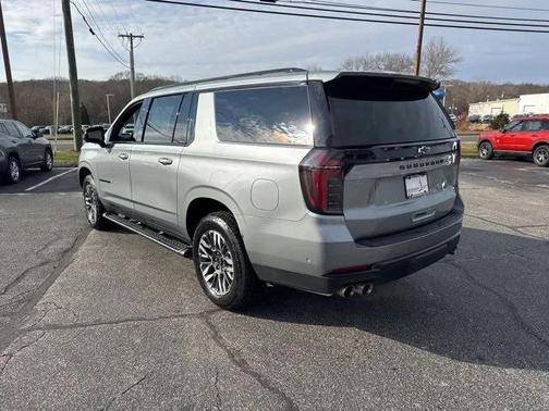 2025 Chevrolet Suburban 4WD Z71