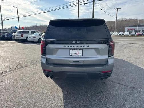 2025 Chevrolet Suburban 4WD Z71