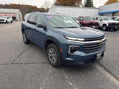 2025 Chevrolet Traverse LT